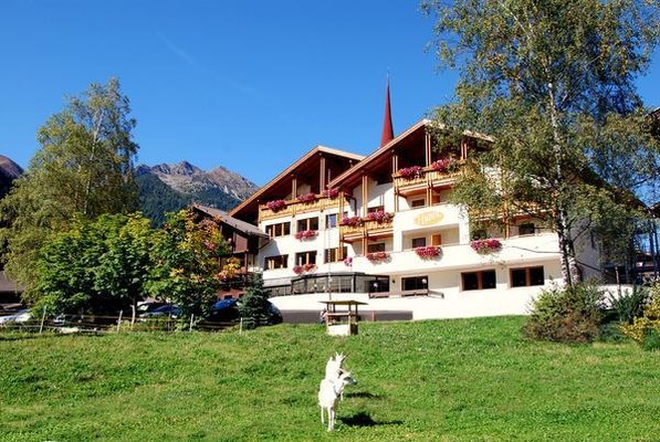 Foto Außenansicht Hotel Huber