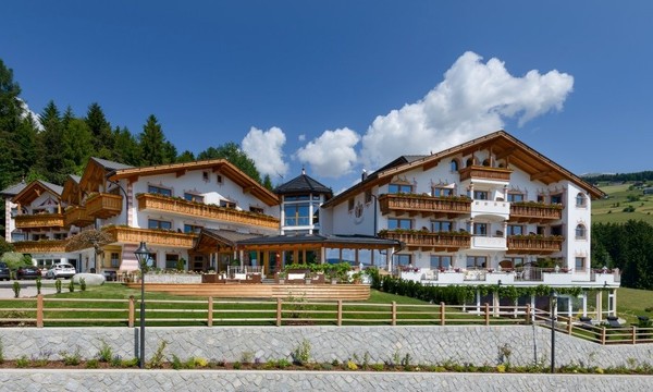 Foto Außenansicht Hotel Lärchenhof