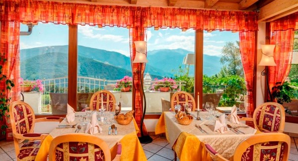 The restaurant Maranza / Meransen (Gitschberg Jochtal) Lärchenhof