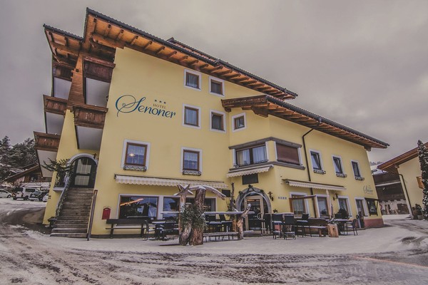 Foto Außenansicht Hotel Senoner