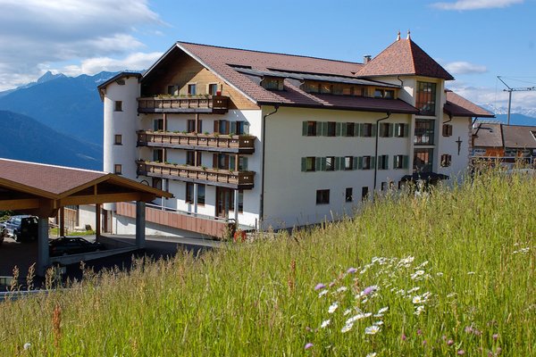 Photo exteriors in summer Hofer