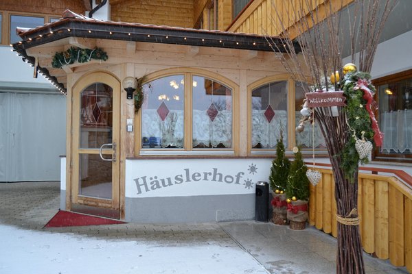Foto esterno in inverno Häuslerhof