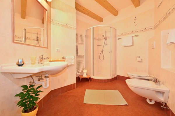 Foto del bagno Appartamenti in agriturismo Wieserhof