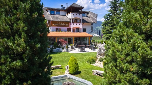 Photo exteriors Mineralienhotel