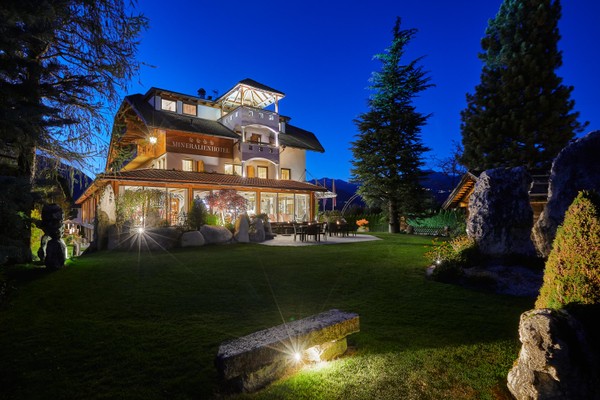 Photo exteriors Mineralienhotel