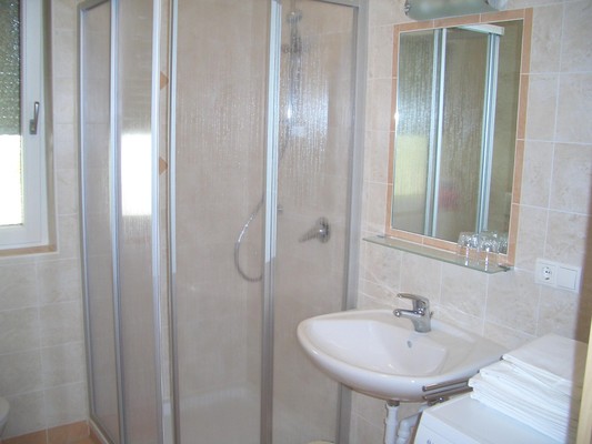 Foto del bagno Appartamenti in agriturismo Larcherhof