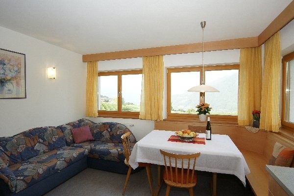 La zona giorno Appartamenti in agriturismo Zini Erich