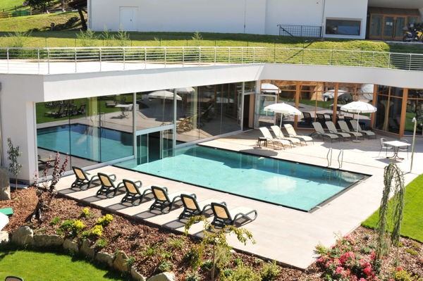 Photo of the outdoor swimming pool