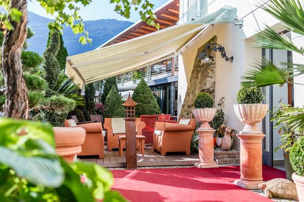 Foto esterno in estate Hotel Traube