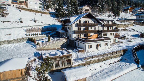 Foto esterno in inverno Waldheim Alpine Appartements