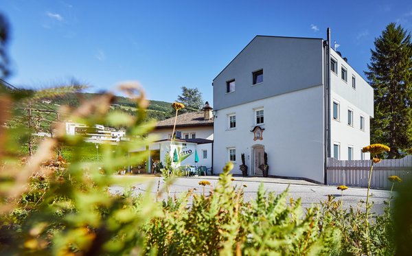 Foto esterno in estate Apartmenthaus Haringer