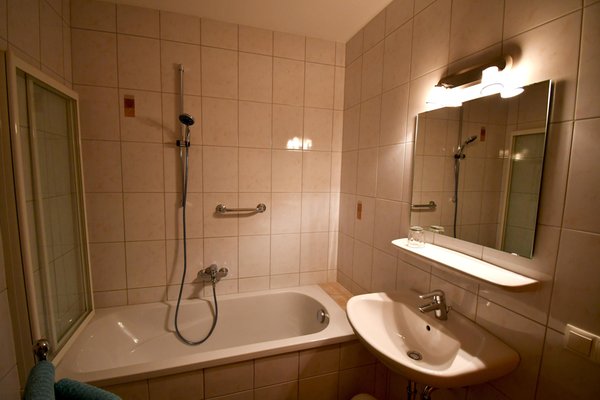 Foto del bagno Appartamenti in agriturismo Obermoarhof