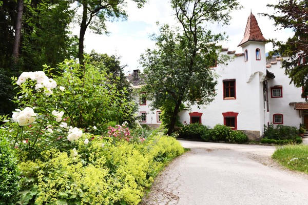 Photo exteriors Farmhouse apartments Castel - Schloss Campan