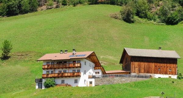 Photo exteriors Farmhouse apartments Obererhof