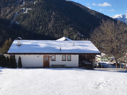 Foto esterno B&B + Appartamenti in agriturismo Pardellerhof