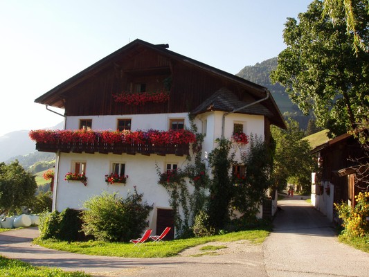 Foto Außenansicht B&B + Ferienwohnungen auf dem Bauernhof Pardellerhof