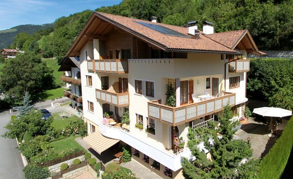 Foto estiva di presentazione Residence Tirol