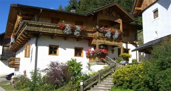 Photo exteriors Farmhouse apartments Villpederhof