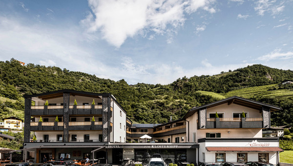 Foto Außenansicht Hotel Klostersepp