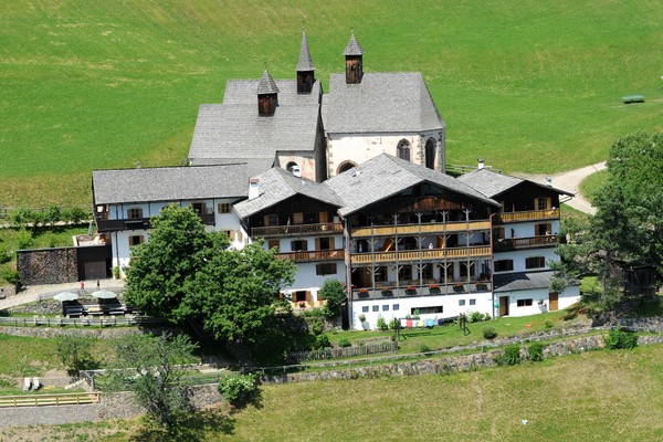 Photo exteriors Hotel Bad Dreikirchen