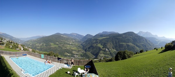 Foto della piscina all'aperto