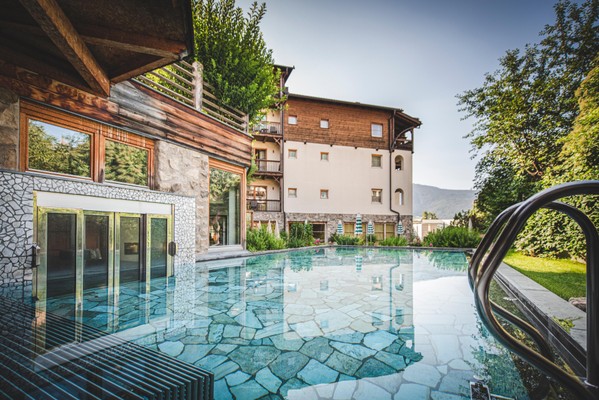 Photo exteriors Hotel Taubers Unterwirt