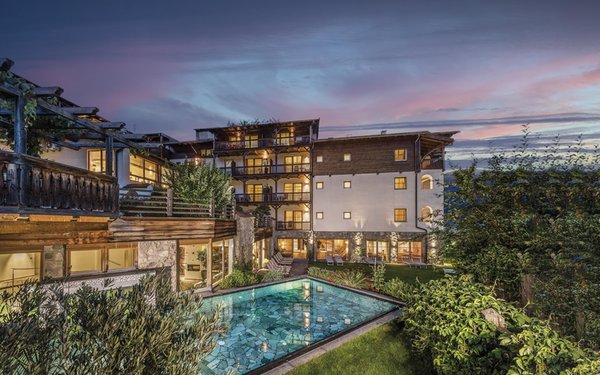 Foto estiva di presentazione Hotel Taubers Unterwirt
