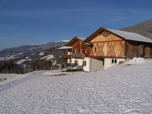 Foto Außenansicht Pension + Ferienwohnungen auf dem Bauernhof Alpenbadl Oberfraunerhof