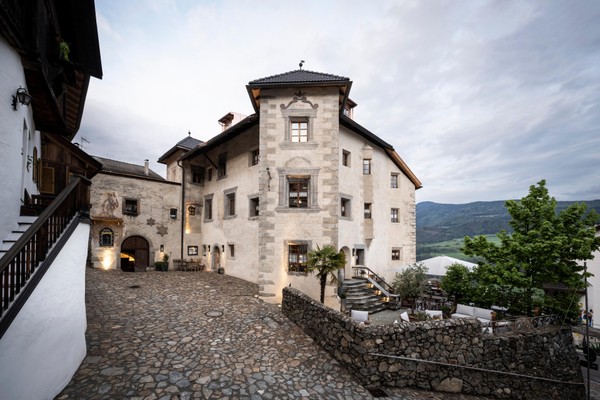 Photo exteriors Hotel Ansitz zum Steinbock