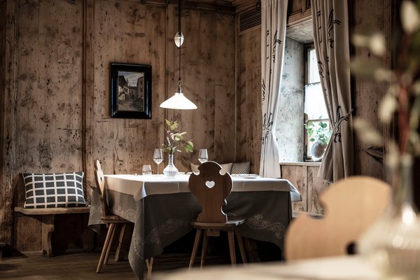 The restaurant Villandro / Villanders Ansitz zum Steinbock