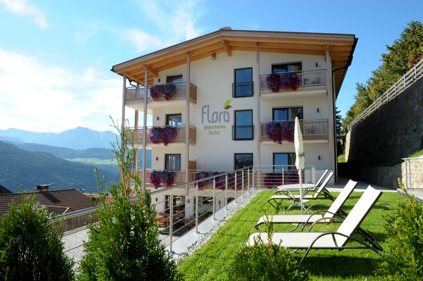Photo exteriors Hotel Flora