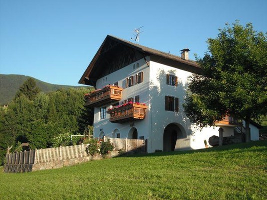 Photo exteriors Farmhouse apartments Gostner-Hof