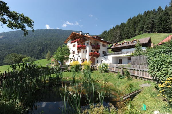 Lage Ferienwohnungen auf dem Bauernhof Prackfiedererhof Villanders