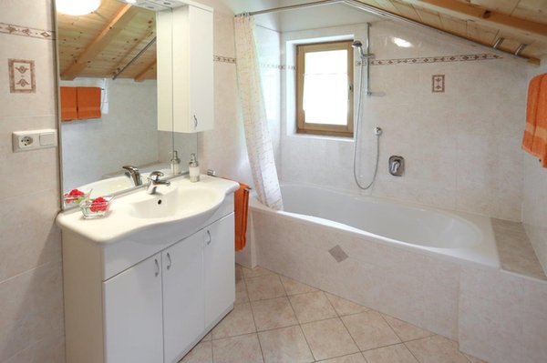 Foto del bagno Appartamenti in agriturismo Falserhof