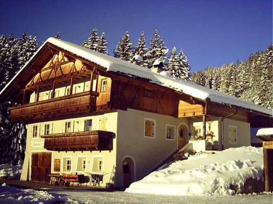 Foto Außenansicht Ferienwohnungen auf dem Bauernhof Parjöhlerhof