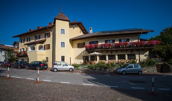 Foto estiva di presentazione Hotel + Residence Zur Sonne - Al Sole