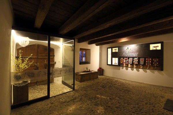 La hall