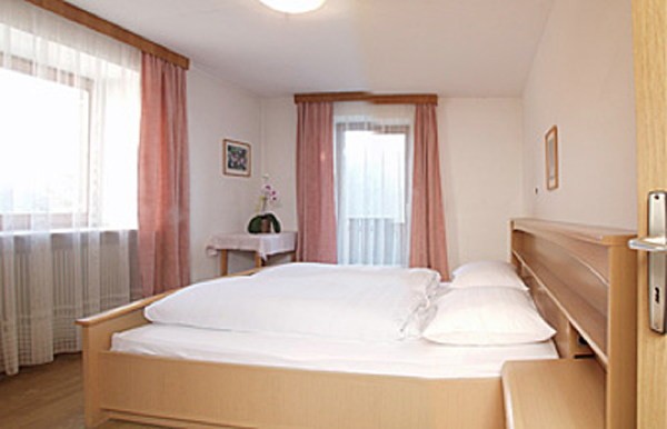 Foto vom Zimmer Ferienwohnungen Kirch-Neuhaus