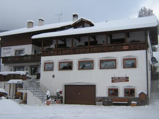 Foto esterno Garni + Appartamenti Sonia