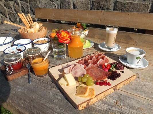 Das Frühstück Ferienwohnungen Jausenstation Moar