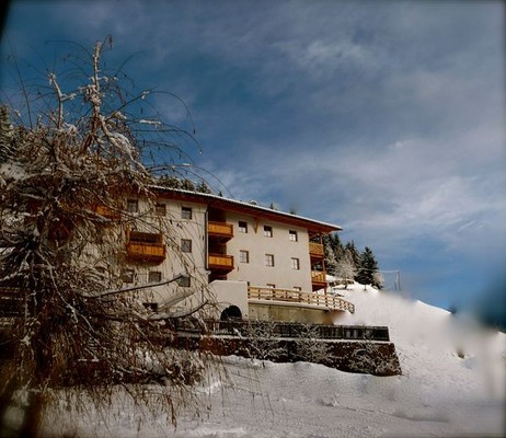 Foto esterno B&B + Appartamenti in agriturismo Putzerhof