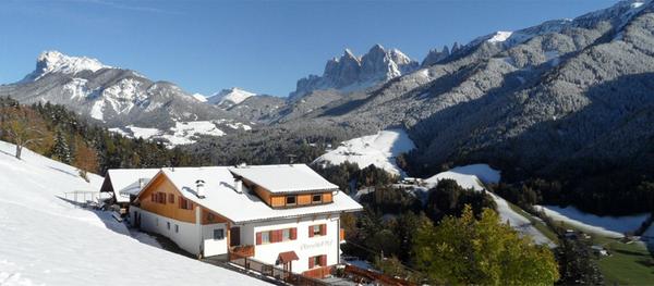 Foto invernale di presentazione Appartamenti in agriturismo Oberschlellhof