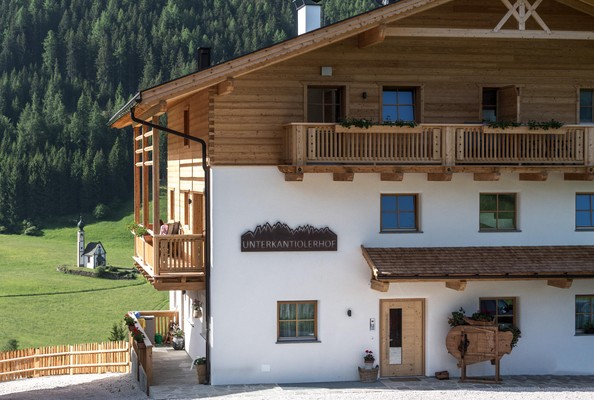 Foto Außenansicht Ferienwohnungen auf dem Bauernhof Unterkantiolerhof