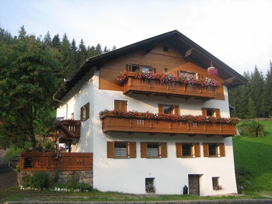 Photo exteriors Farmhouse apartments Parseidhof