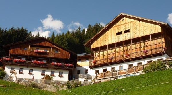 Foto estiva di presentazione Kerschbaumhof - Appartamenti in agriturismo 3 fiori