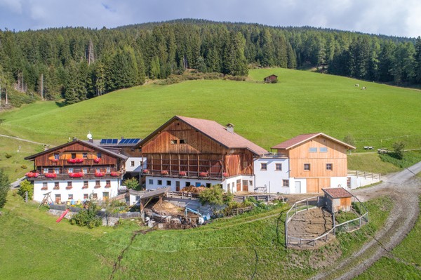 Foto Außenansicht Ferienwohnungen auf dem Bauernhof Kerschbaumhof