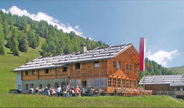 Foto estiva di presentazione Baita Kreuzwiesen Alm