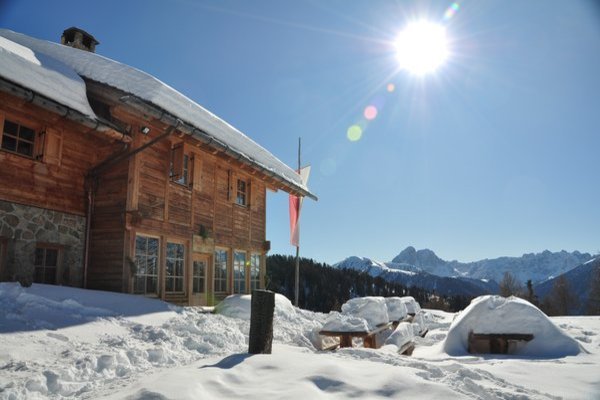 Winter Präsentationsbild Hütte Kreuzwiesen Alm