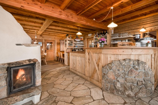 Das Restaurant Lüsen Kreuzwiesen Alm