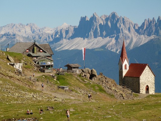 Photo exteriors Rifugio Croce di Lazfons / Berghütte Latzfonserkreuz